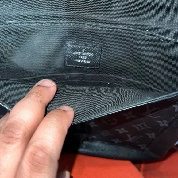 LOUIS VUITTON 2020 MESSENGER BAG